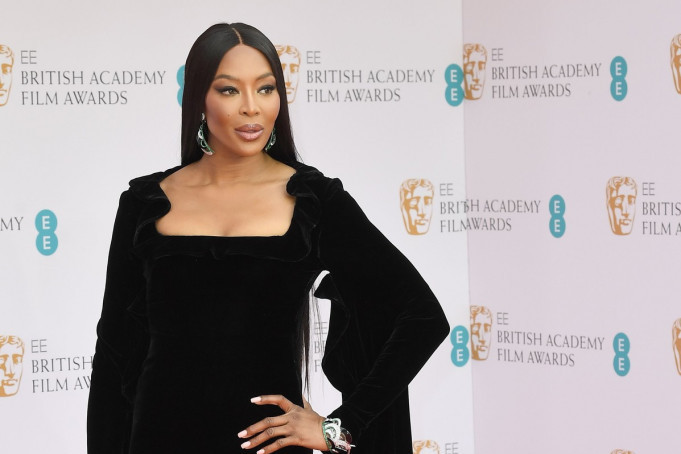 Naomi Kembel dobila sina u 53. godini: Ponovo sve držala u tajnosti, a sada je objavila fotografiju dok ga drži u naručju