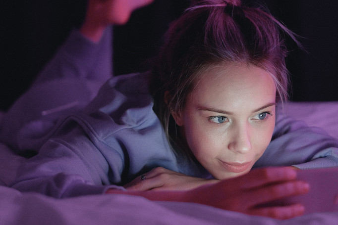 Roditelji obratite pažnju: Deca gledaju klipove o samoubistvu, drogiranju i izgladnjivanju