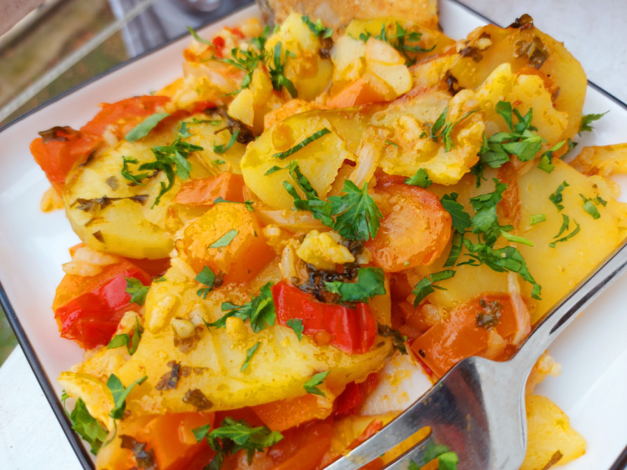 Recept dana: Posni đuveč kakav do sada niste probali - sočan i preukusan, priprema se bez kuvanja i to po bakinom receptu (VIDEO)