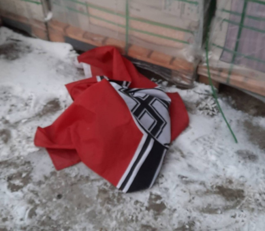 NATO slikovnice i nacističke zastave: Pogledajte šta je pronađeno u štabu ukrajinske vojske (FOTO)