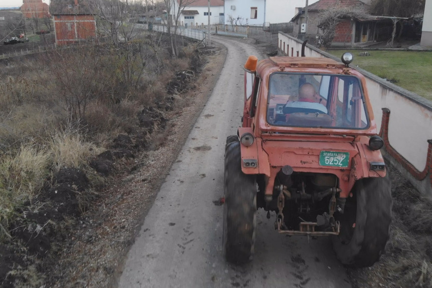 Incident u Velikoj Plani: Posvađao se sa poznanikom pa prešao traktorom preko njega!