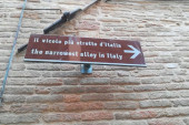 "Najmršavija" u Italiji: Ulica zbog koje turisti uvlače stomake