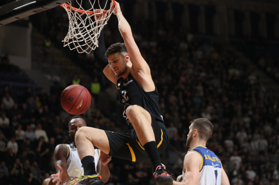 On Zvezdina legenda, sin igra za Partizan! Čuveni Trifa ima novi posao!