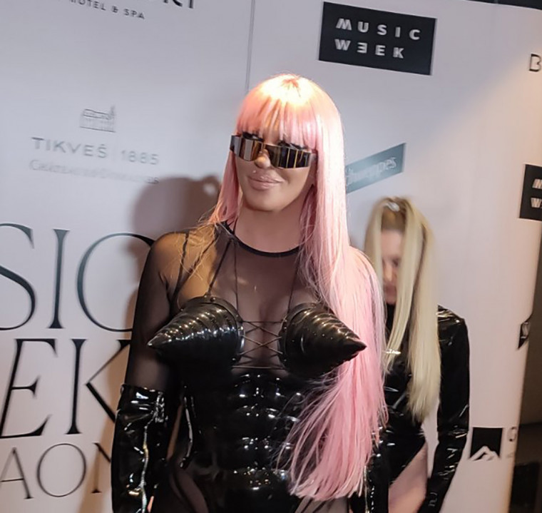 Karleuša, Tošić i alimentacija - koliko će fudbaler isplaćivati mesečno? Otkriveno i šta će još da finansira ćerkama!