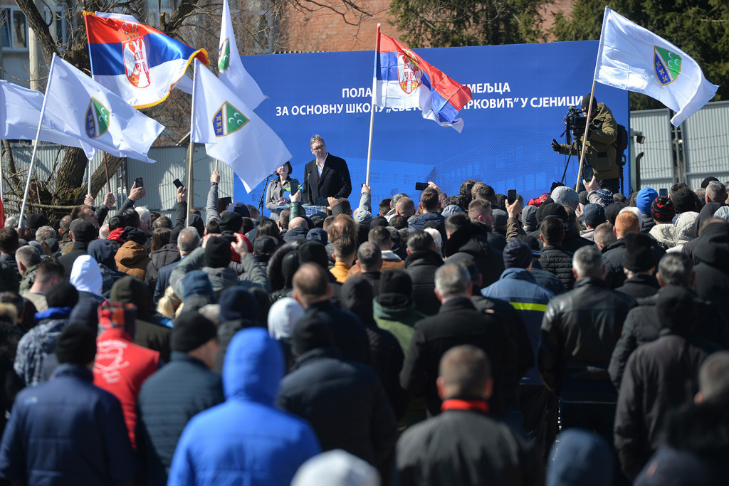Vučić u Sjenici: Čak 11, 7 miliona evra Srbija ulaže u najmoderniju školu!
