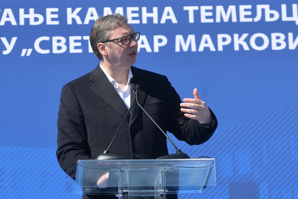 Vučić u Sjenici: Čak 11, 7 miliona evra Srbija ulaže u najmoderniju školu!