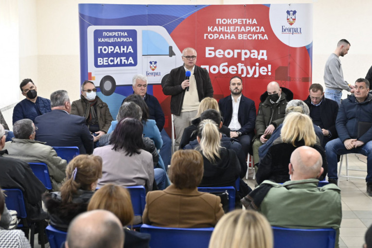 Pokretna kancelarija u Sopotu: Razgovor sa građanima o problemima i njihovim rešenjima