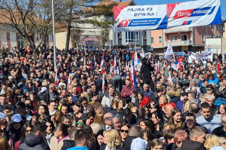 Raška podržala Vučića: Prosečna plata će biti 1.000, a penzija 500 evra! (FOTO)