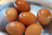 TOP 7 trikova da vam jaja ne puknu dok ih kuvate: Svi su važni, dva su ključna, a temperatura je od presudnog značaja