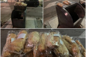 Sramotna scena u centru Beograda: Umesto u svratištu ili sigurnoj kući, gomilu sendviča ostavili na kontejneru! (FOTO)