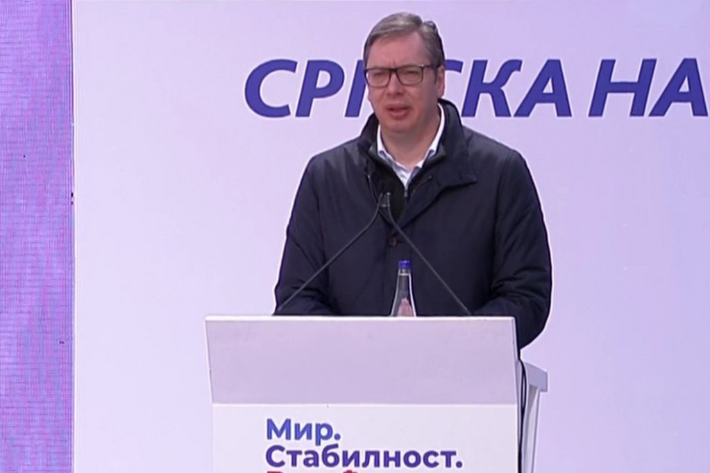 Vučić u Kikindi: Zamoliću vas da sačuvamo našu Srbiju i obezbedimo sigurnu budućnost za našu decu!