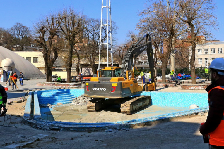 Lepa vest za sve majke i očeve! Počeo je da se gradi bazen za bebe na Tašmajdanu (FOTO)