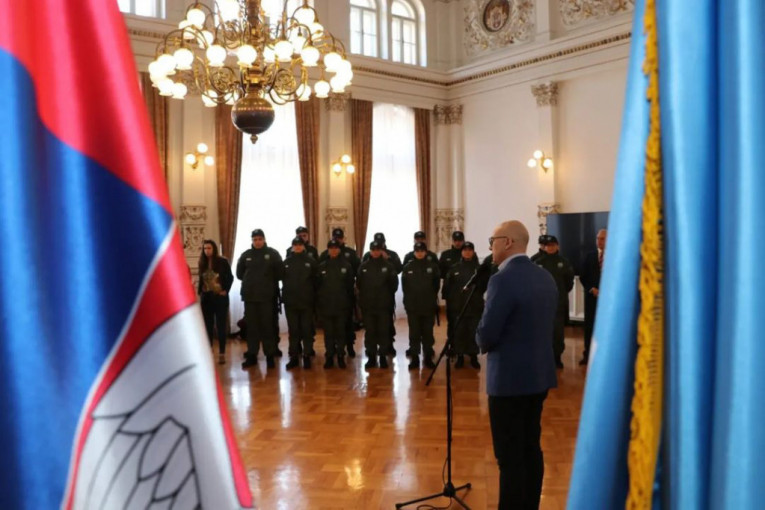 Novi Sad dobio još 32 komunalna milicajca: Pozdravio ih gradonačelnik Miloš Vučević (FOTO)
