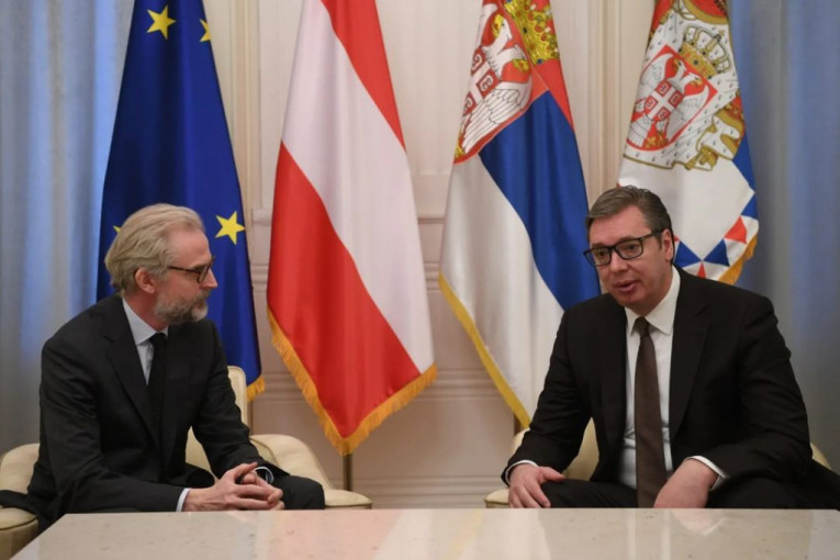 Oproštajna poseta ambasadora Austrije: Vučić se sastao sa Luterotijem