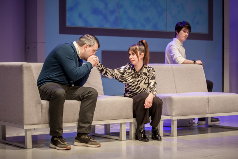 Premijera predstave “Rolerkoster” u Ateljeu 212:  Šta nas čeka u budućnosti