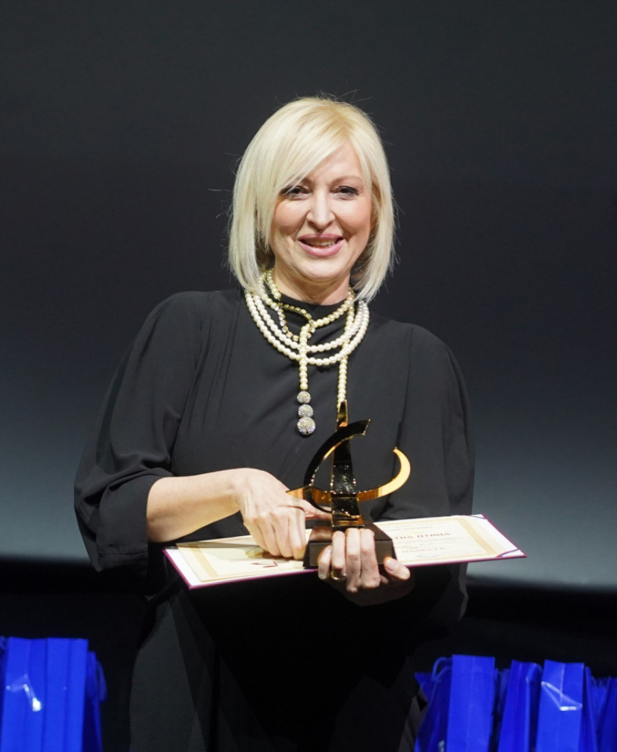 Olivera Kovačević dobila veliko priznanje pa progovorila o sukobu i tužbama sa Lukasom: Jedva čekam da mi iznese dokaze na sudu! (VIDEO)