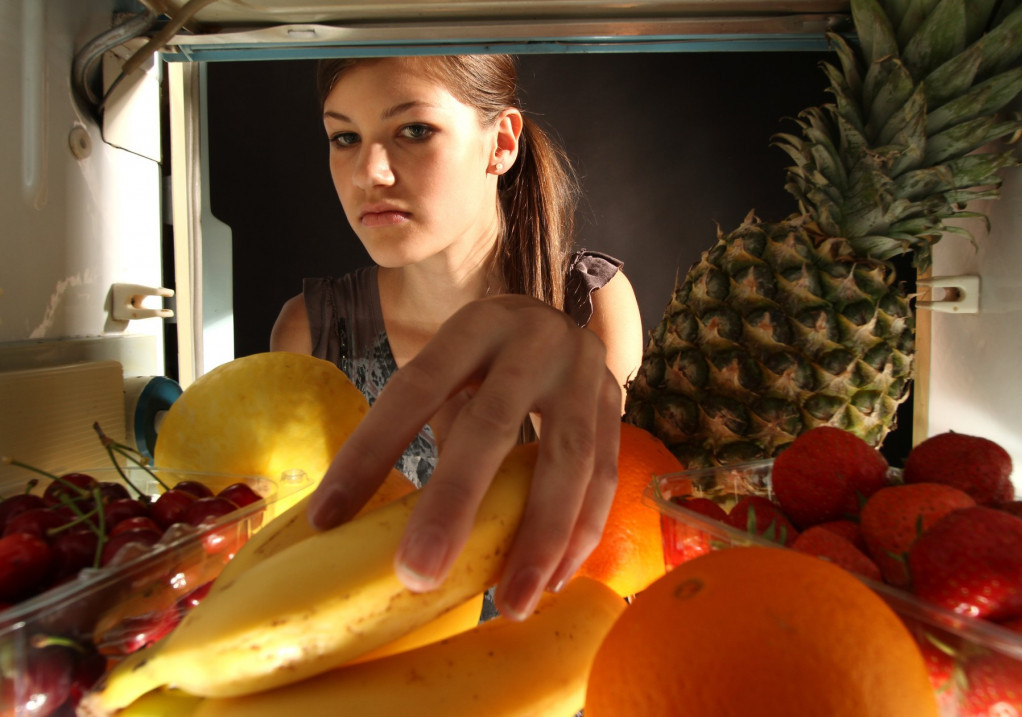 Namirnice koje bi trebalo izbegavati pre odlaska na spavanje: Posledice vam se neće dopasti