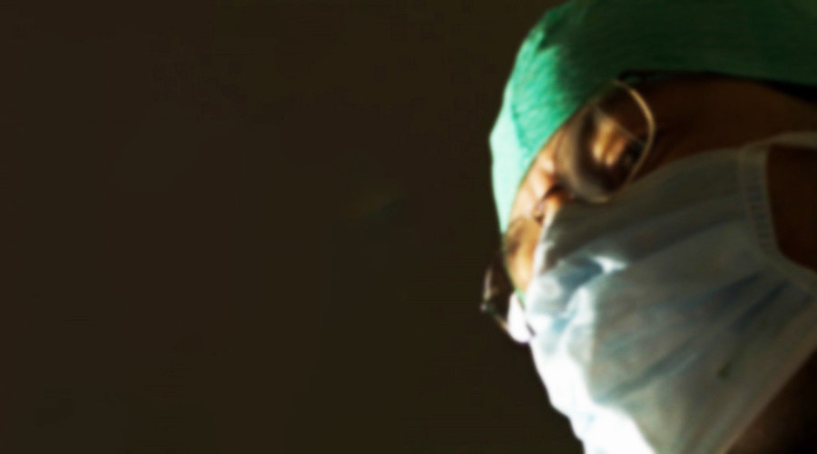 Pljačka usred bela dana u Nišu! Maskiran upao u banku i odneo novac pred očima prolaznika