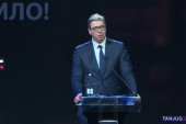 Vučić poslao snažnu poruku narodu: "Imamo samo jednu, jedinu, najlepšu, nepokorenu, slobodnu, slobodarsku i nepobedivu Srbiju" (VIDEO)