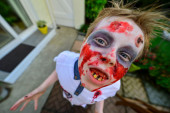 Sinu za 1. rođendan obukla krvavu košulju i dala mu da jede mozak: Iza toga se krije potresna priča (FOTO)