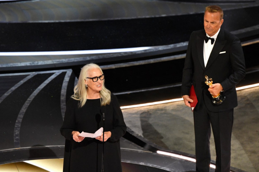 Zašto Nikol Kidman duguje svoju karijeru kapi za tuširanje: Užasna greška nakon koje je javno poljubila Naomi Vots (VIDEO)