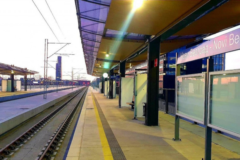 Nakon četiri godine ponovo saobraćaju sve linije BG voza: Železnička stanica "Novi Beograd" otvorena za putnike (FOTO)