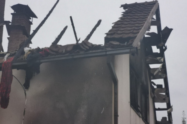 "Videli smo komšinicu kako iskače kroz prozor": Celu noć odjekivale detonacije u Gornjem Milanovcu, žitelje probudio veliki požar!