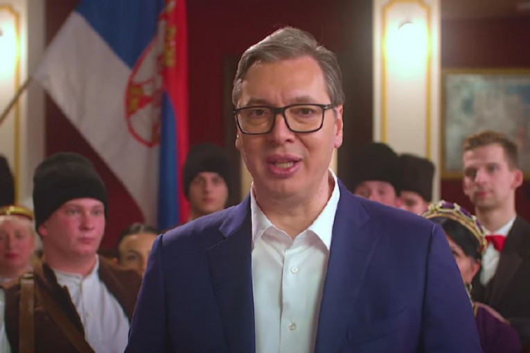 Sad otvoriše fabrike i odanusmo: SNS objavila novi spot, Vučić poručuje - „Svako od nas je važan, ali svi igramo na istu muziku!“ (VIDEO)