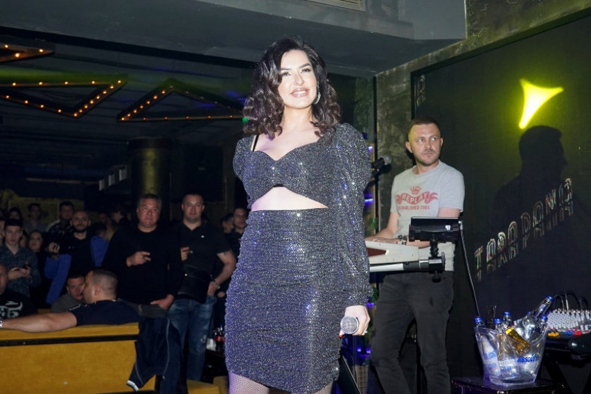Tanja Savić još jednom opravdala titulu "kraljice lapsusa": Pevačica nasmejala do suza novom hit izjavom (VIDEO)