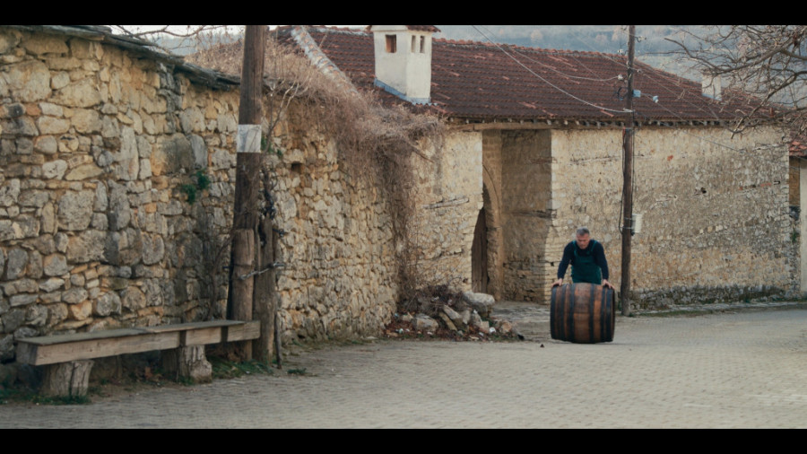 Dramatična istinita priča o izolovanoj enklavi na Kosovu: „Čekajući Handkea“ u bioskopima (FOTO/VIDEO)