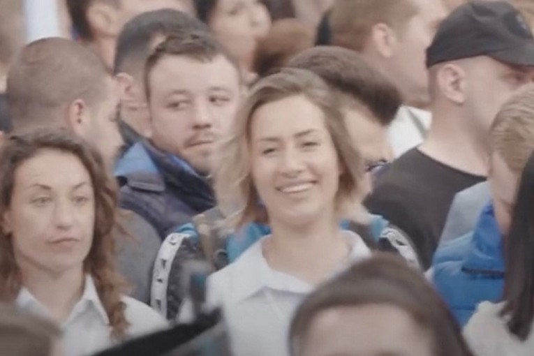 SNS objavila novi spot! Hvala Jeleni, Lazi, Dani, Stojanu... (VIDEO)