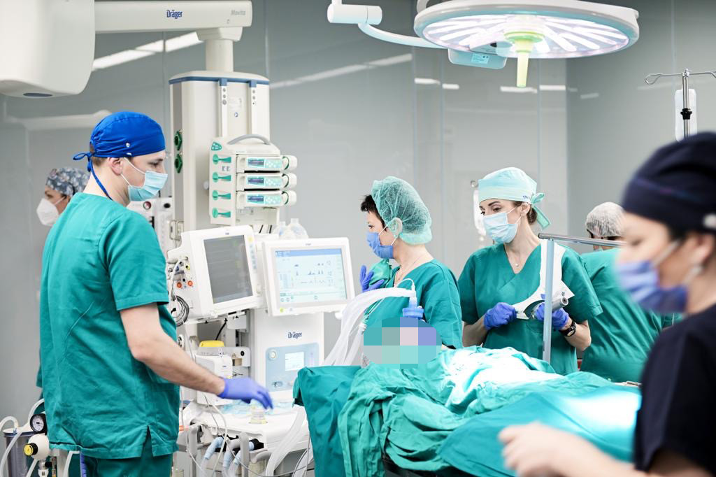 Revolucionarna operacija na VMA: Pacijentu operisan rak pluća pomoću robotskog uređaja!