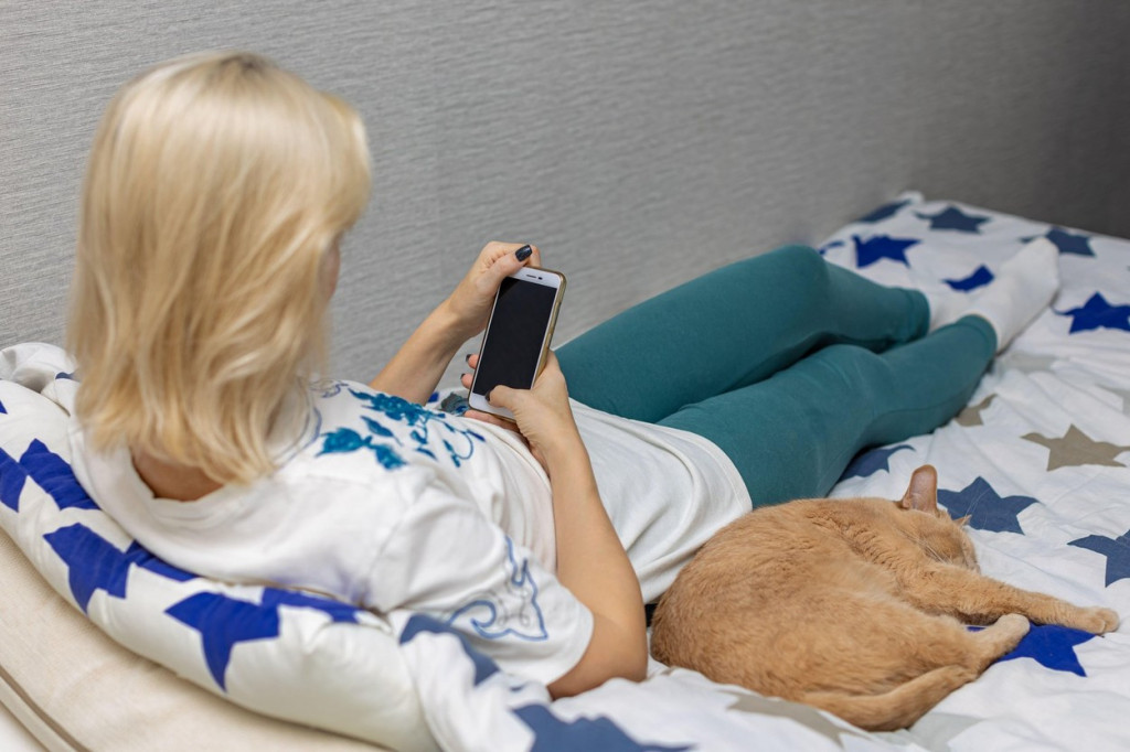 Mačkama je potrebna sigurnost i toplina: Zašto neke spavaju tik uz glavu vlasnika, a neke okrenute leđima