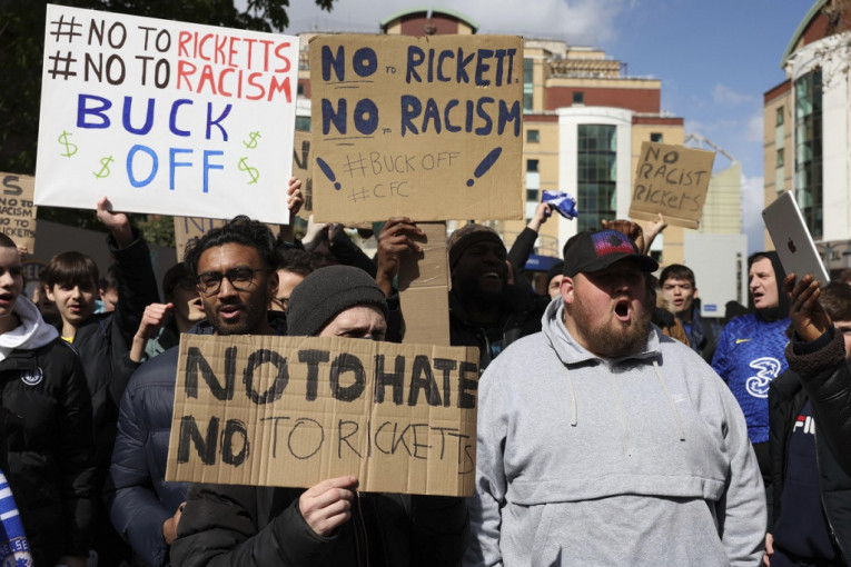 Ludnica na ulicama Londona: Navijači Čelsija protiv novog vlasnika, ne žele rasistu u klubu!