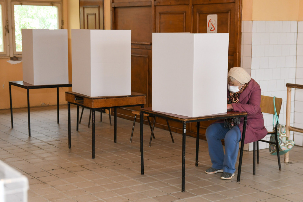 Počeli predsednički izbori u Rusiji: Otvorena prva glasačka mesta