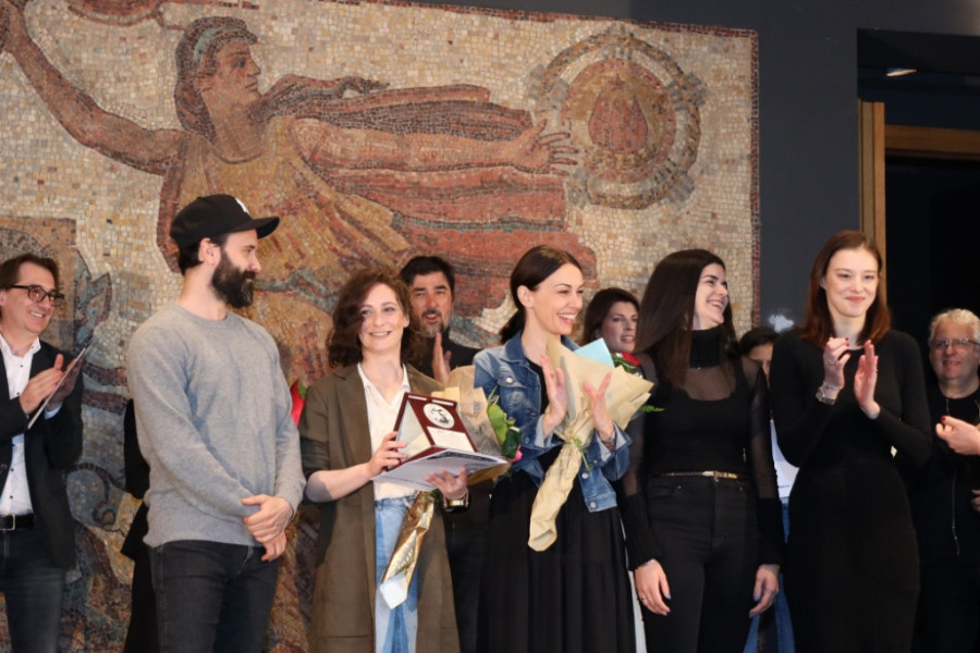 Hram umetnosti, prijateljstva i istrajnosti: Obeležen 74. rođendan Jugoslovenskog dramskog pozorišta (FOTO)