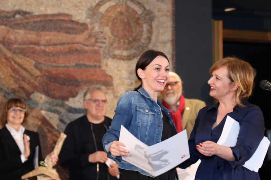 Hram umetnosti, prijateljstva i istrajnosti: Obeležen 74. rođendan Jugoslovenskog dramskog pozorišta (FOTO)