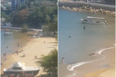 Turisti bežali glavom bez obzira: Policija jurila ubice po plaži, jedan od njih ušao u vodu (VIDEO)