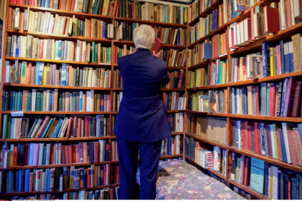 Oralni seks, žena u toplesu, češanje Haklberija Fina: Najbesmislenije optužbe zbog kojih su zabranjivane knjige