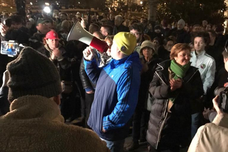 Dačić: Protesti očajnički pokušaj prikrivanja poraza