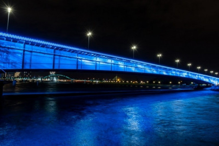 Brankov most će večeras biti obojen u plavu boju: Beograd podržava kampanju "4.000 života"
