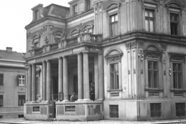 Hitler je na današnji dan gađao u samu dušu Srbije! Krater na Kosančićevom vencu i danas podseća na genocid (FOTO/VIDEO)