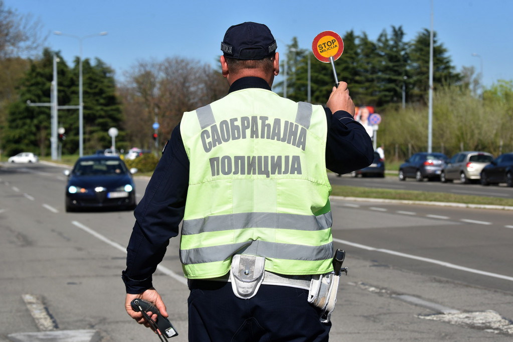Vozači, povedite računa! Počela praznična kontrola saobraćaja: Prvi dan policajci pisali više hiljada kazni