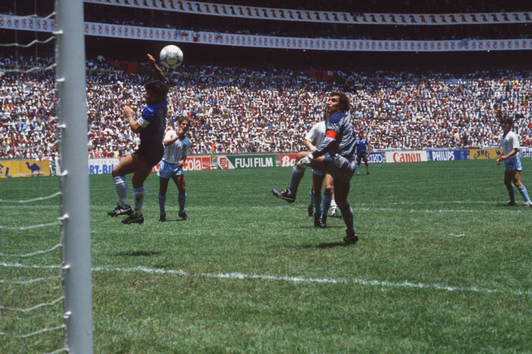 Dan kada je svet video "Božju ruku", Maradona postigao gol veka, a Englezi ulepšali magiju gaučosa (VIDEO)
