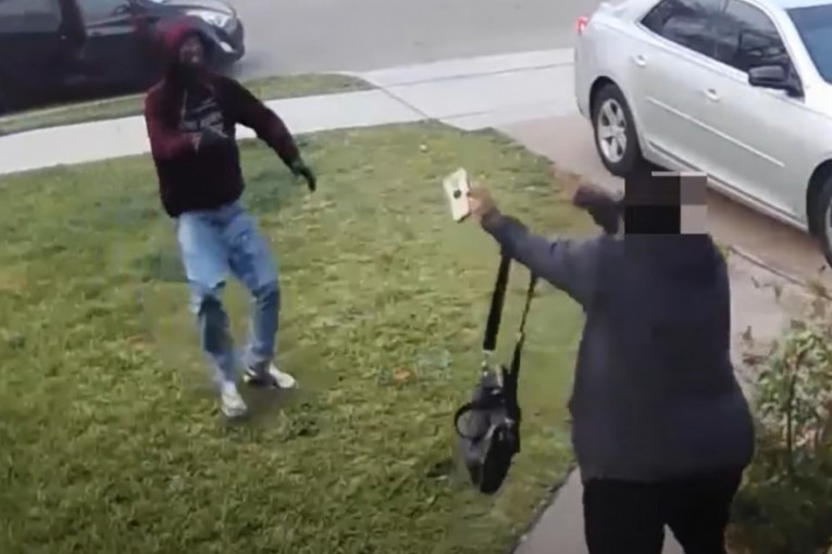 Ženu opljačkali ispred kuće usred bela dana: Ukraden novac namenjen njenom sinu invalidu (VIDEO)