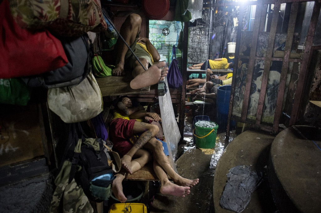 Jedan od najgorih zatvora na svetu: Leže jedni preko drugih, u istoj vodi se kupaju, a u hrani nalaze i nokte
