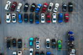 Parkiranje je stresno, ali postoji jedan način za koji čak i nauka kaže da je najidealniji za sve vozače