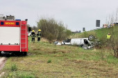 Vatrogasci na mestu stravičnog udesa: Automobil u kojem su bili Gogić i Ljajić potpuno smrskan  (UZNEMIRUJUĆI VIDEO)