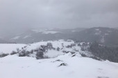 U planinskim selima Golije pala nova tura snega: Poljoprivrednici se plaše jedne pojave - može uništiti useve malina!