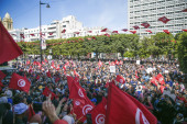 Tunis na nogama: Demonstranti optužuju predsednika da je uveo "vlast jednog čoveka" (VIDEO)